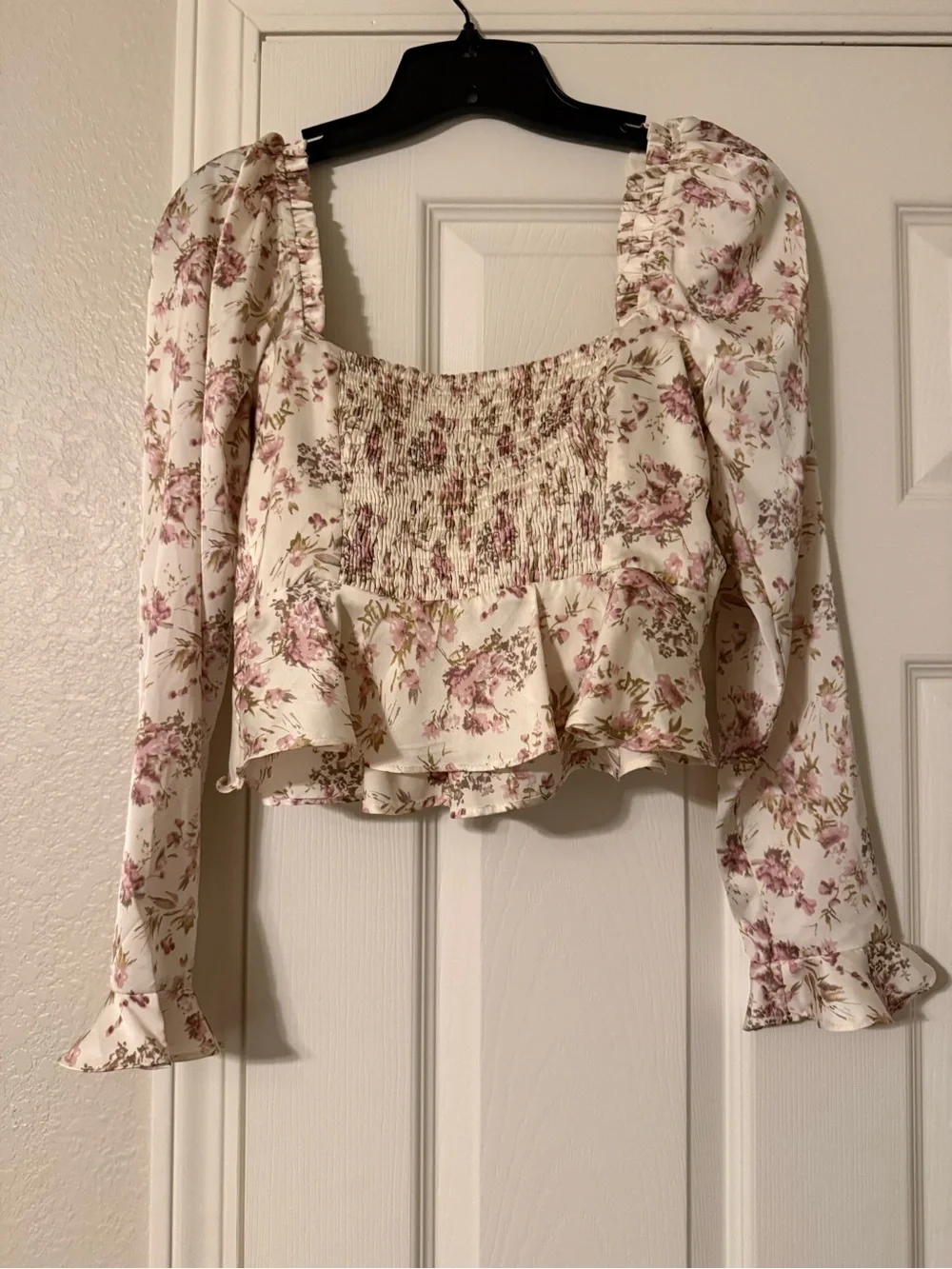 Astr Floral Puff Sleeve Peplum Blouse in Cream and Pink NWT!